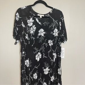 Woman Within Long Maxi Dress Size 18/20 Black White Floral Semi Sheer Crinkle